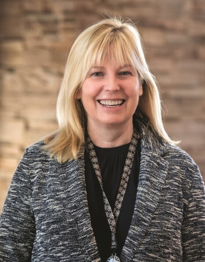 Elizabeth  Peterson Photo